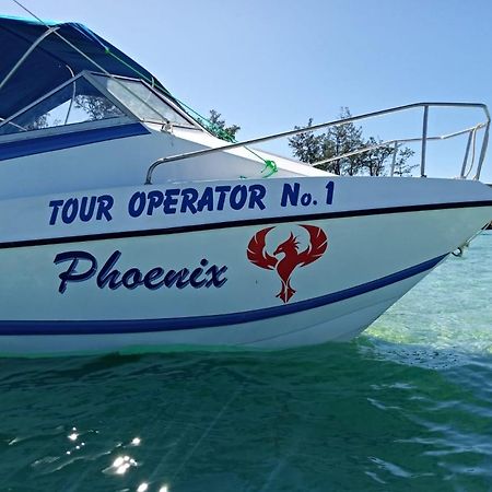 Dolphin Dhow Beach Safaris วิลันคูลอส ภายนอก รูปภาพ