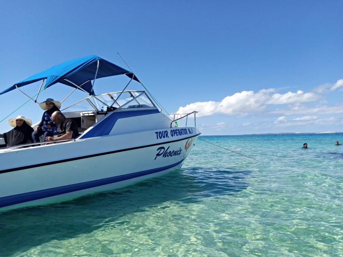 Dolphin Dhow Beach Safaris วิลันคูลอส ภายนอก รูปภาพ