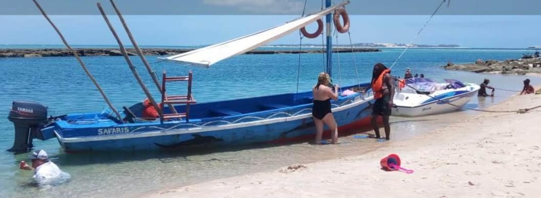 Dolphin Dhow Beach Safaris วิลันคูลอส ภายนอก รูปภาพ
