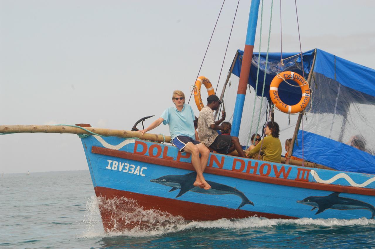 Dolphin Dhow Beach Safaris วิลันคูลอส ภายนอก รูปภาพ