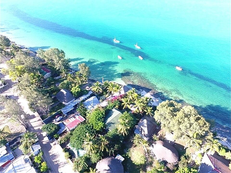 Dolphin Dhow Beach Safaris วิลันคูลอส ภายนอก รูปภาพ